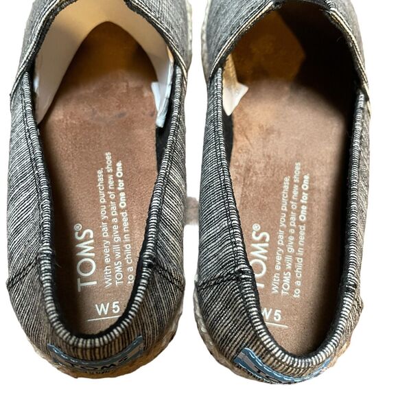 TOMS Shoes Women’s Size 5 Alpargata Open Toe Slip On Black White Flats Casual - Picture 4 of 6
